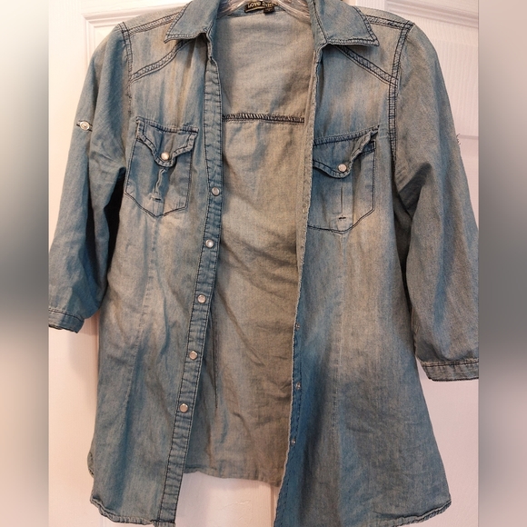 Love Stitch button up - Picture 3 of 4